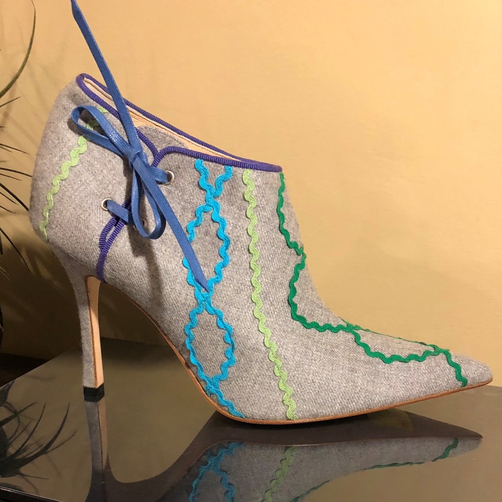 NIB MANOLO BLAHNIK EU 39.5 US 8.5-9
